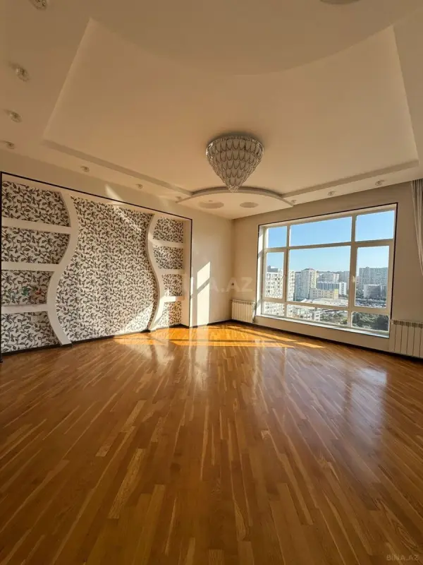 Kirayə verilir 4 otaqlı mənzil 145 m²