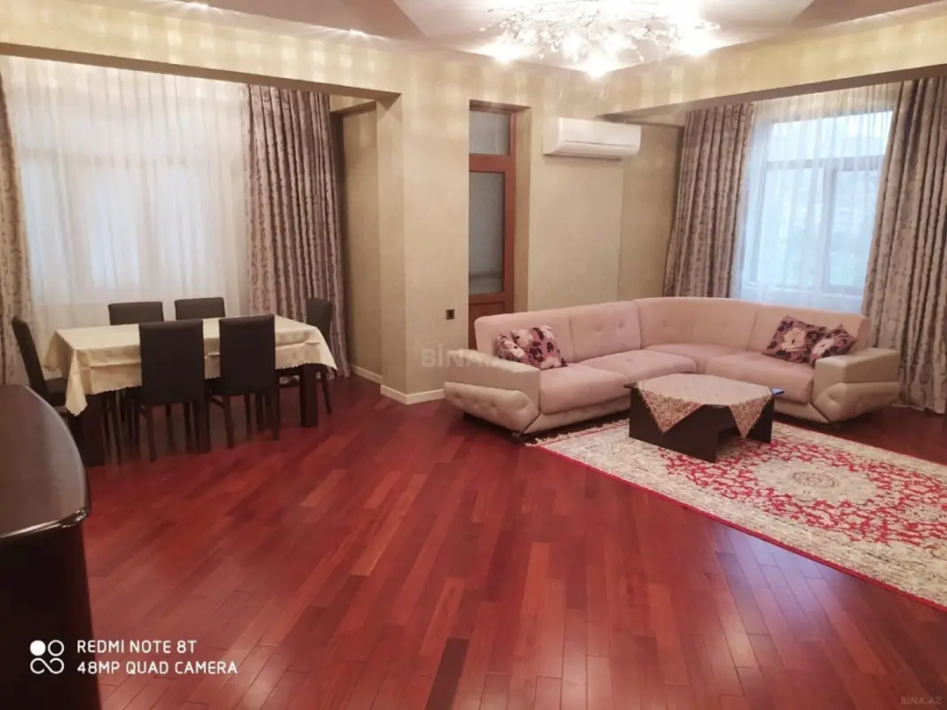 Kirayə verilir 3 otaqlı mənzil 147 m²