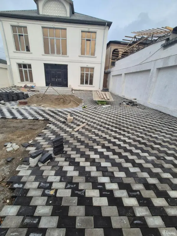 Satılır 7 otaqlı həyət evi 306.7 m²