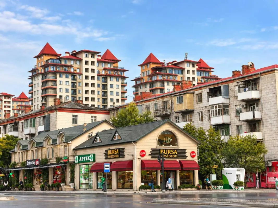 Satılır 3 otaqlı mənzil 135 m²