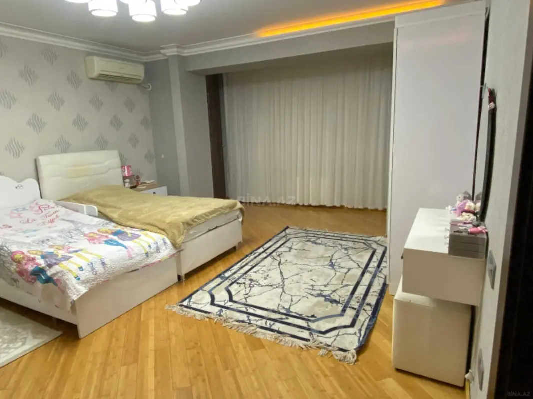 Satılır 3 otaqlı mənzil 115 m²