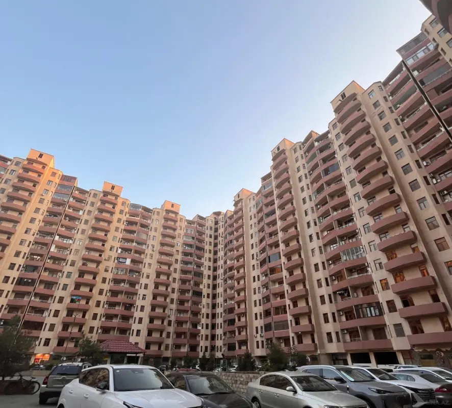 Kirayə verilir 2 otaqlı mənzil 102 m²