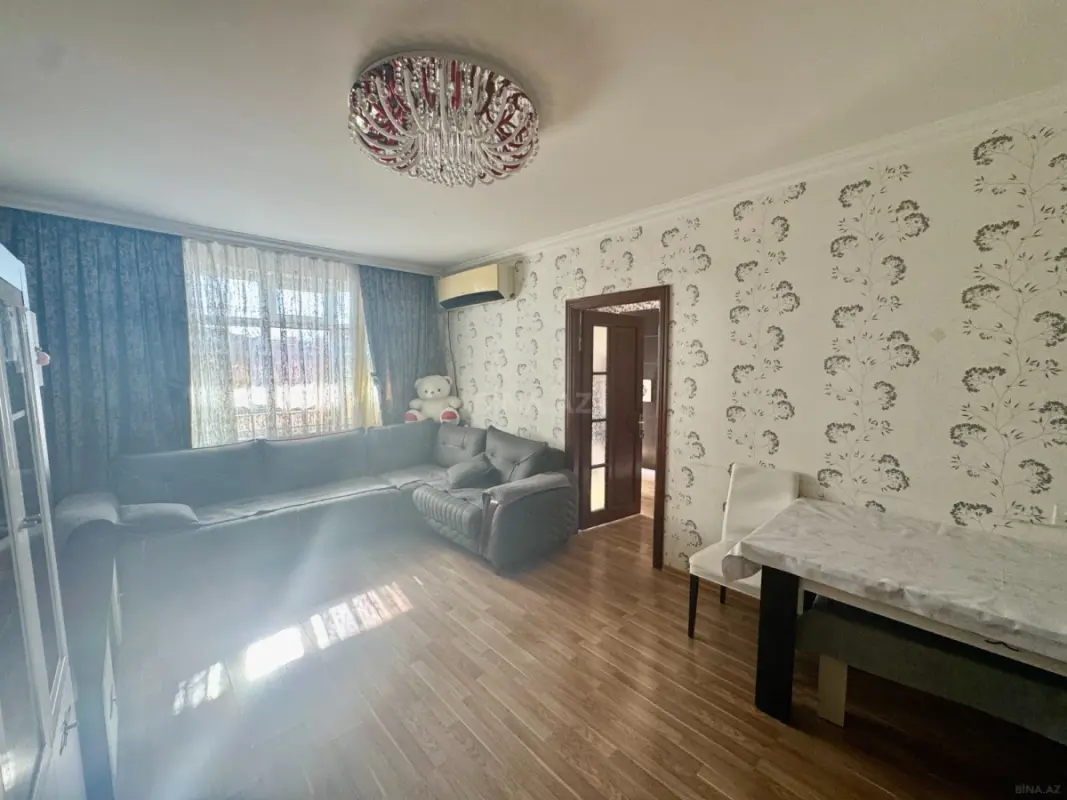 Satılır 4 otaqlı mənzil 120 m²