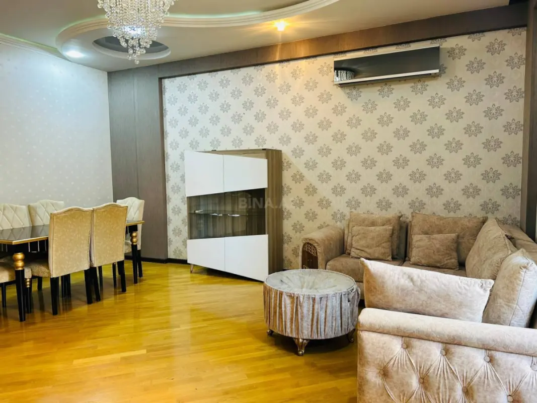 Kirayə verilir 4 otaqlı mənzil 166 m²
