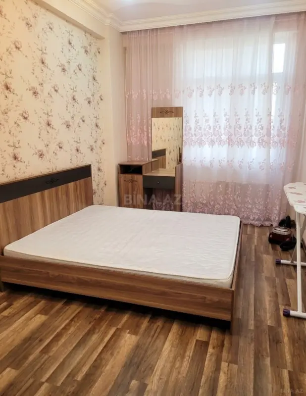 Kirayə verilir 2 otaqlı mənzil 75 m²