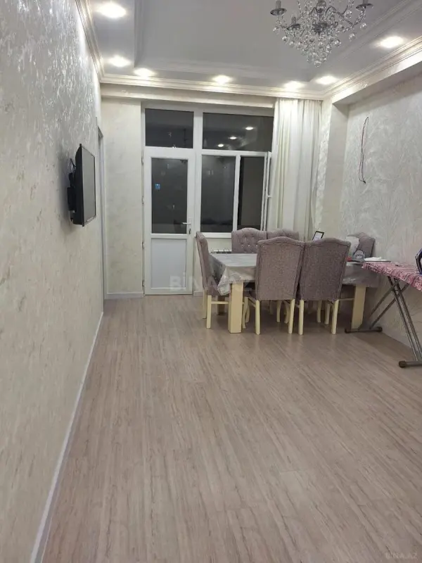 Kirayə verilir 2 otaqlı mənzil 66 m²
