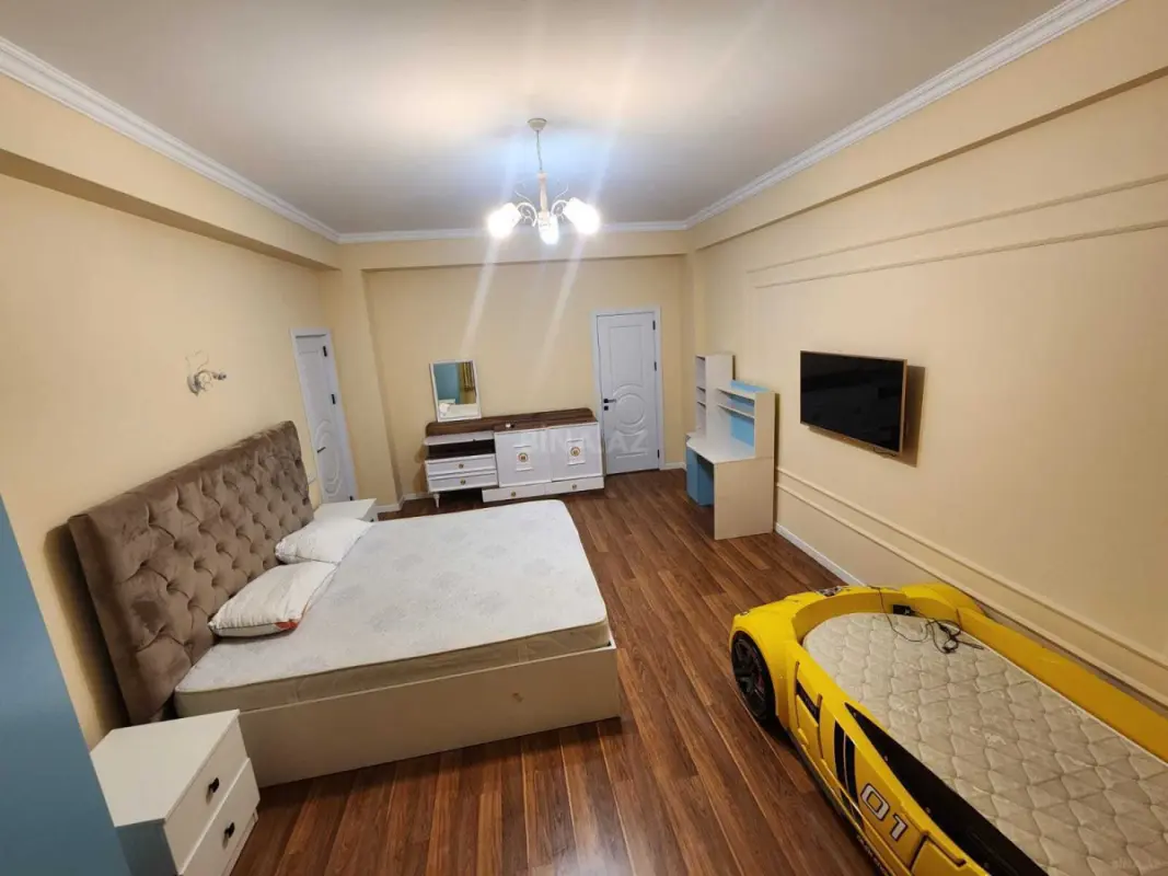 Kirayə verilir 2 otaqlı mənzil 102 m²