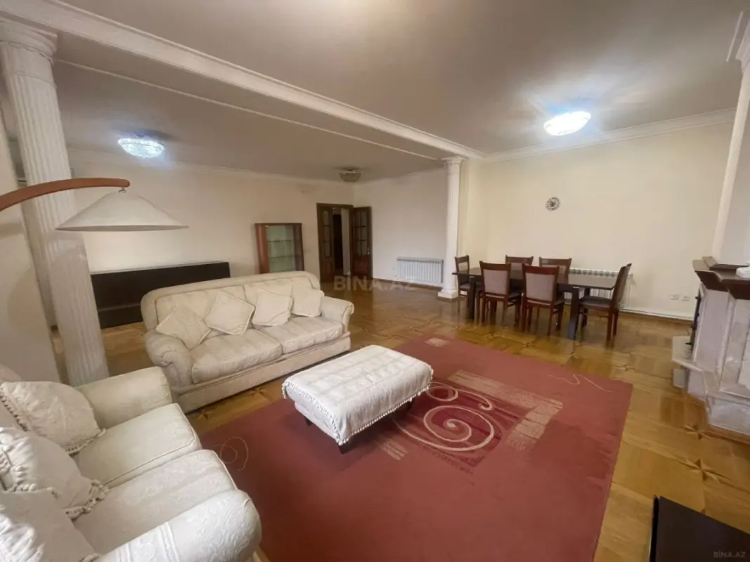 Kirayə verilir 5 otaqlı mənzil 200 m²