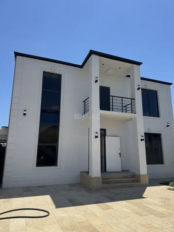 Satılır 5 otaqlı həyət evi 200 m²