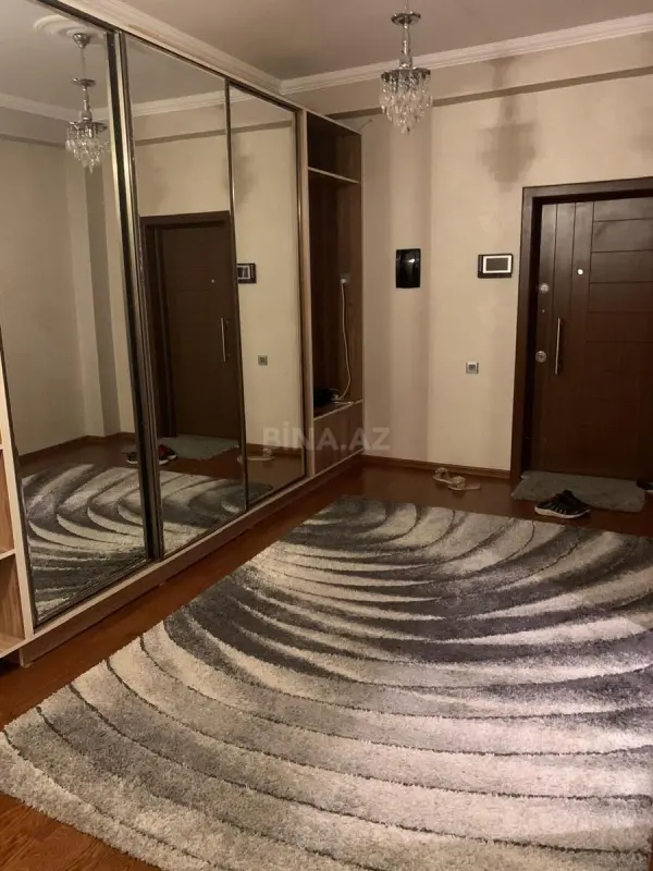 Kirayə verilir 3 otaqlı mənzil 120 m²