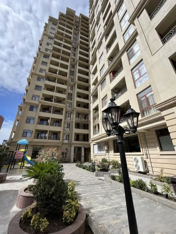 Satılır 2 otaqlı mənzil 85 m²
