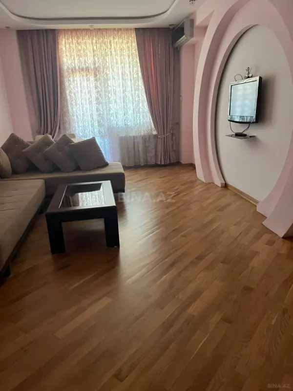 Kirayə verilir 2 otaqlı mənzil 90 m²