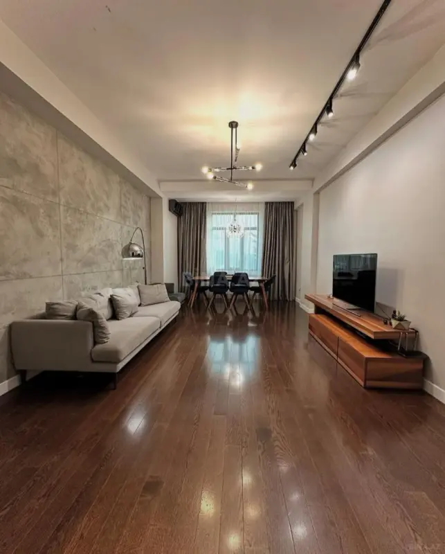 Kirayə verilir 2 otaqlı mənzil 75 m²
