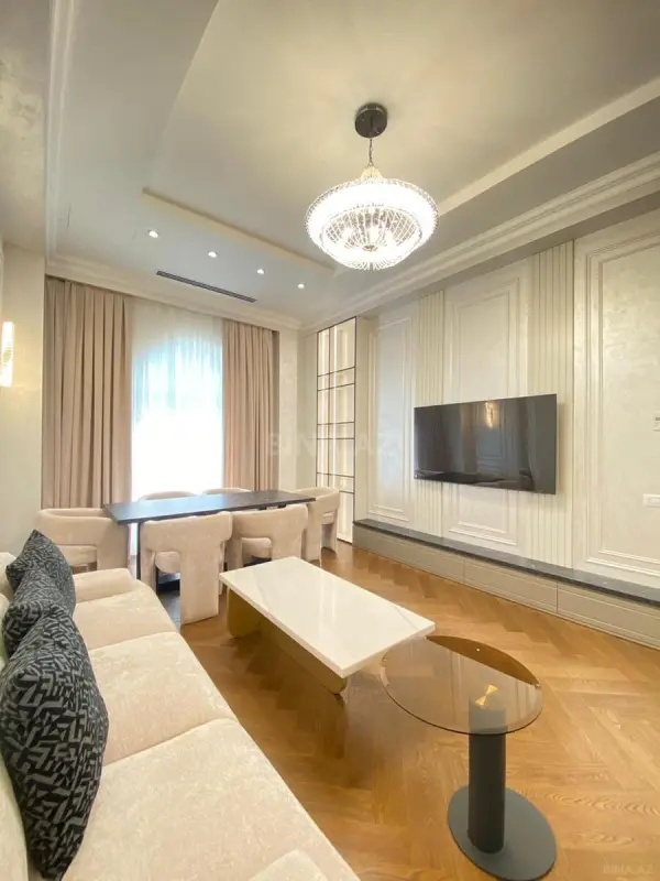 Kirayə verilir 3 otaqlı mənzil 150 m²