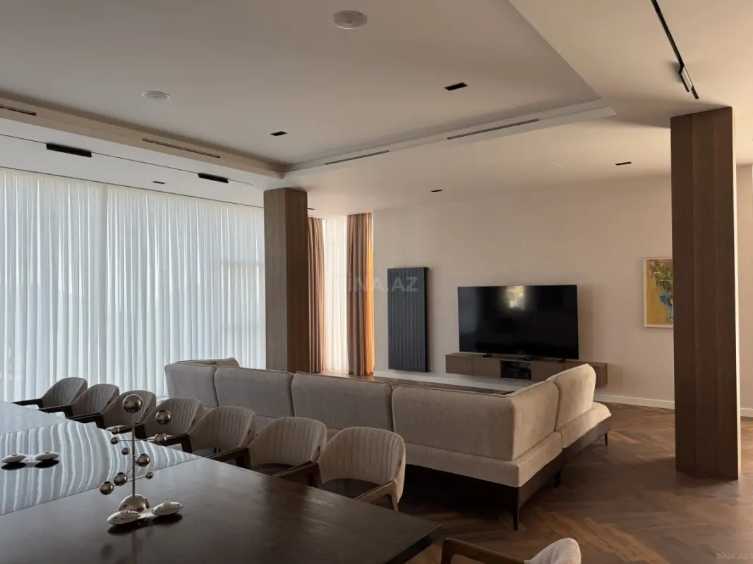 Kirayə verilir 12 otaqlı həyət evi 980 m²
