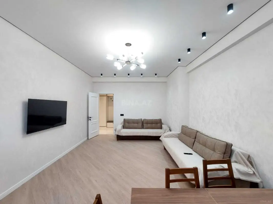 Kirayə verilir 2 otaqlı mənzil 80 m²