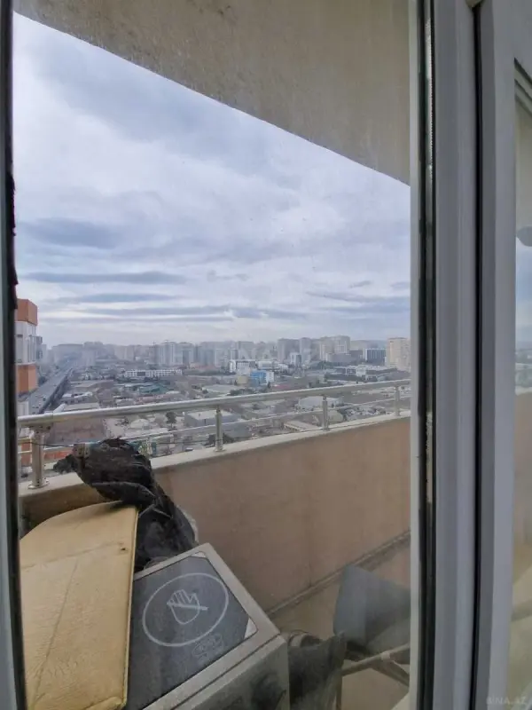 Satılır 3 otaqlı mənzil 137 m²