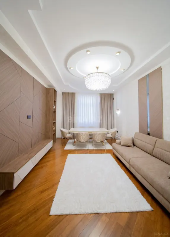Satılır 4 otaqlı mənzil 130 m²