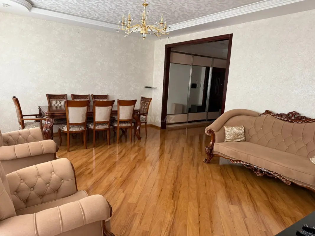 Satılır 2 otaqlı mənzil 114 m²