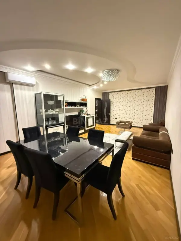 Kirayə verilir 2 otaqlı mənzil 100 m²