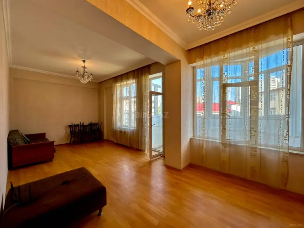 Kirayə verilir 2 otaqlı mənzil 75 m²