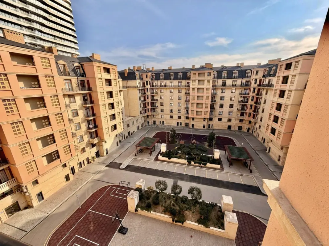 Kirayə verilir 2 otaqlı mənzil 100 m²
