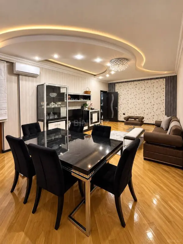 Kirayə verilir 2 otaqlı mənzil 110 m²
