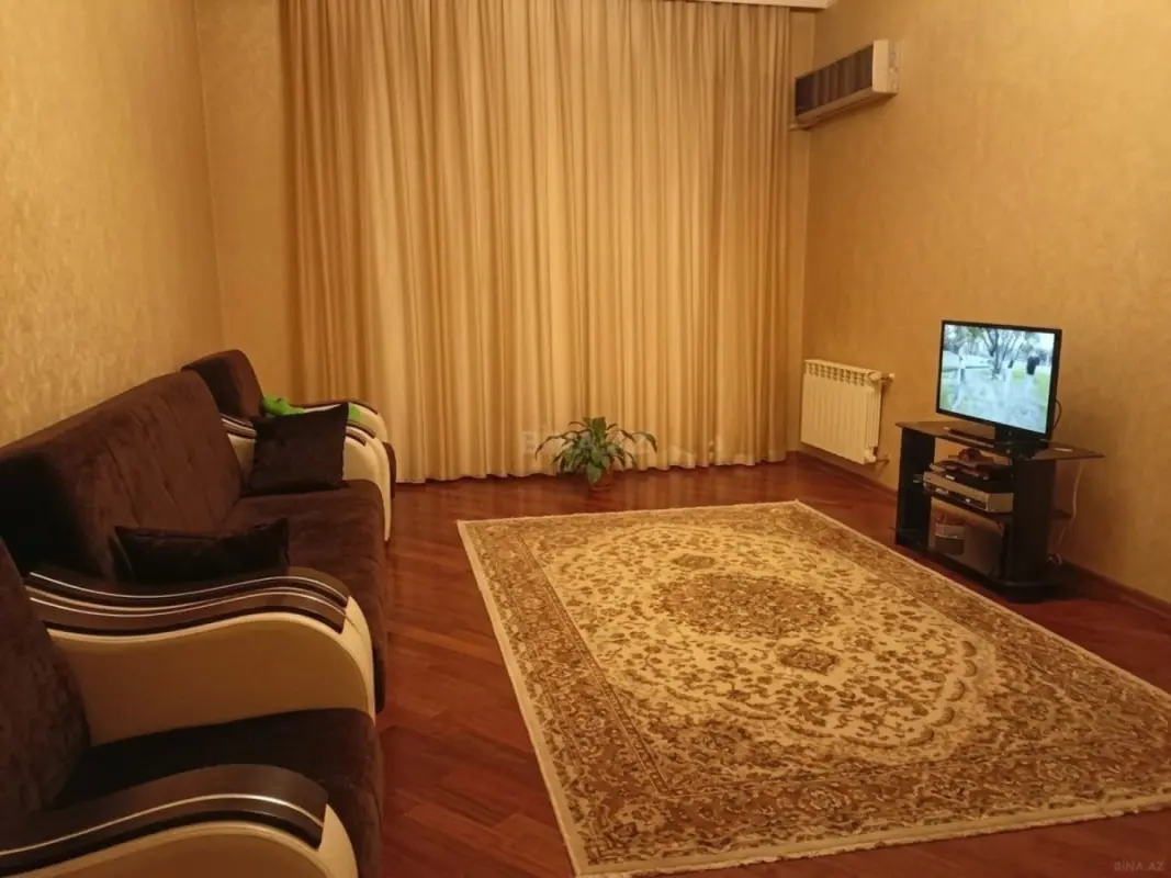 Kirayə verilir 2 otaqlı mənzil 110 m²