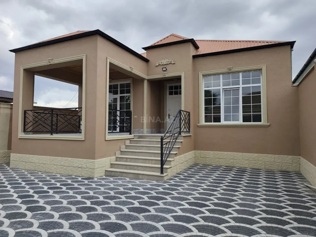 Satılır 4 otaqlı həyət evi 140 m²