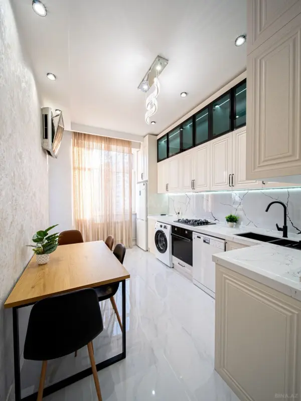 Satılır 3 otaqlı mənzil 107 m²