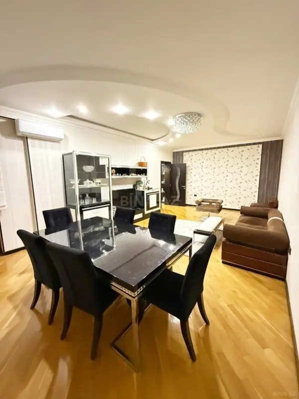 Kirayə verilir 2 otaqlı mənzil 100 m²