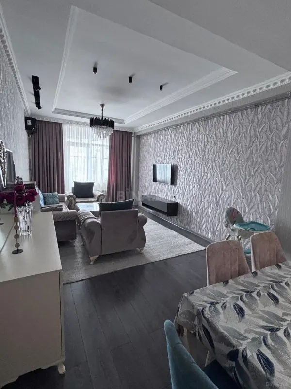Satılır 2 otaqlı mənzil 79 m²