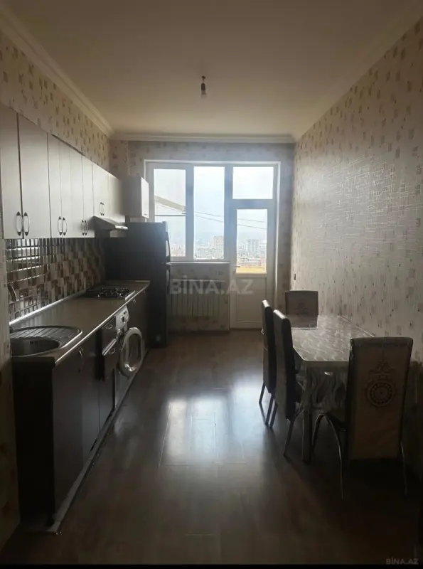 Satılır 2 otaqlı mənzil 93 m²