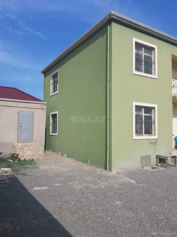 Satılır 4 otaqlı həyət evi 140 m²