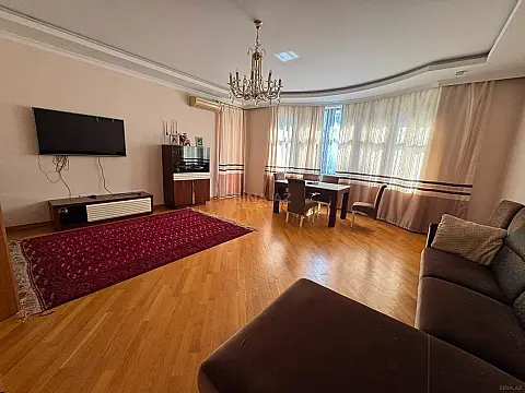 Kirayə verilir 3 otaqlı mənzil 170 m² — Bakı, Nəsimi 3 otaq 170.00 m²