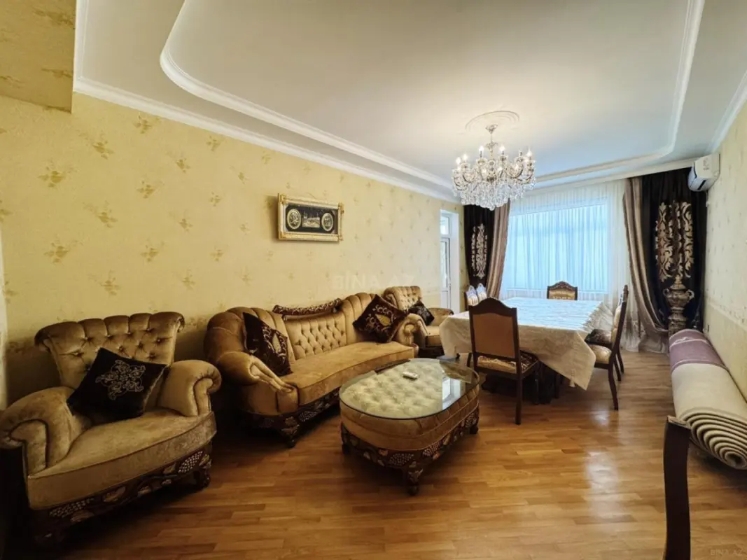 Satılır 3 otaqlı mənzil 139 m²