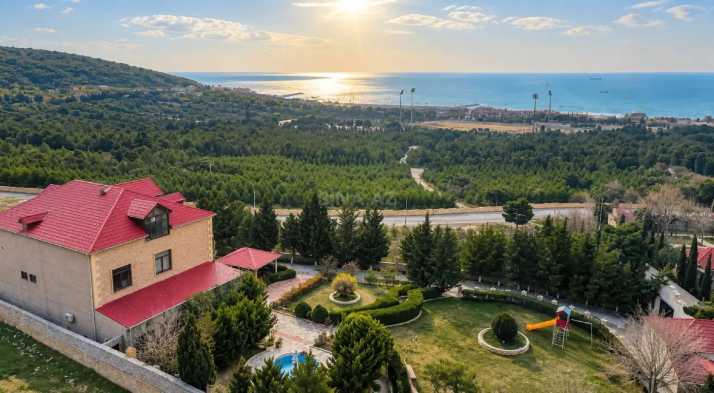 Satılır 8 otaqlı həyət evi 600 m²