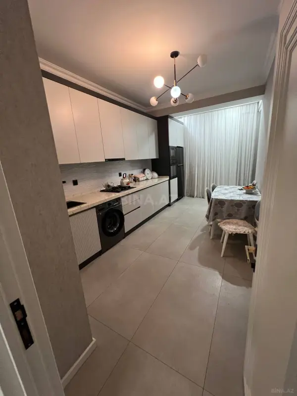 Kirayə verilir 2 otaqlı mənzil 90 m²
