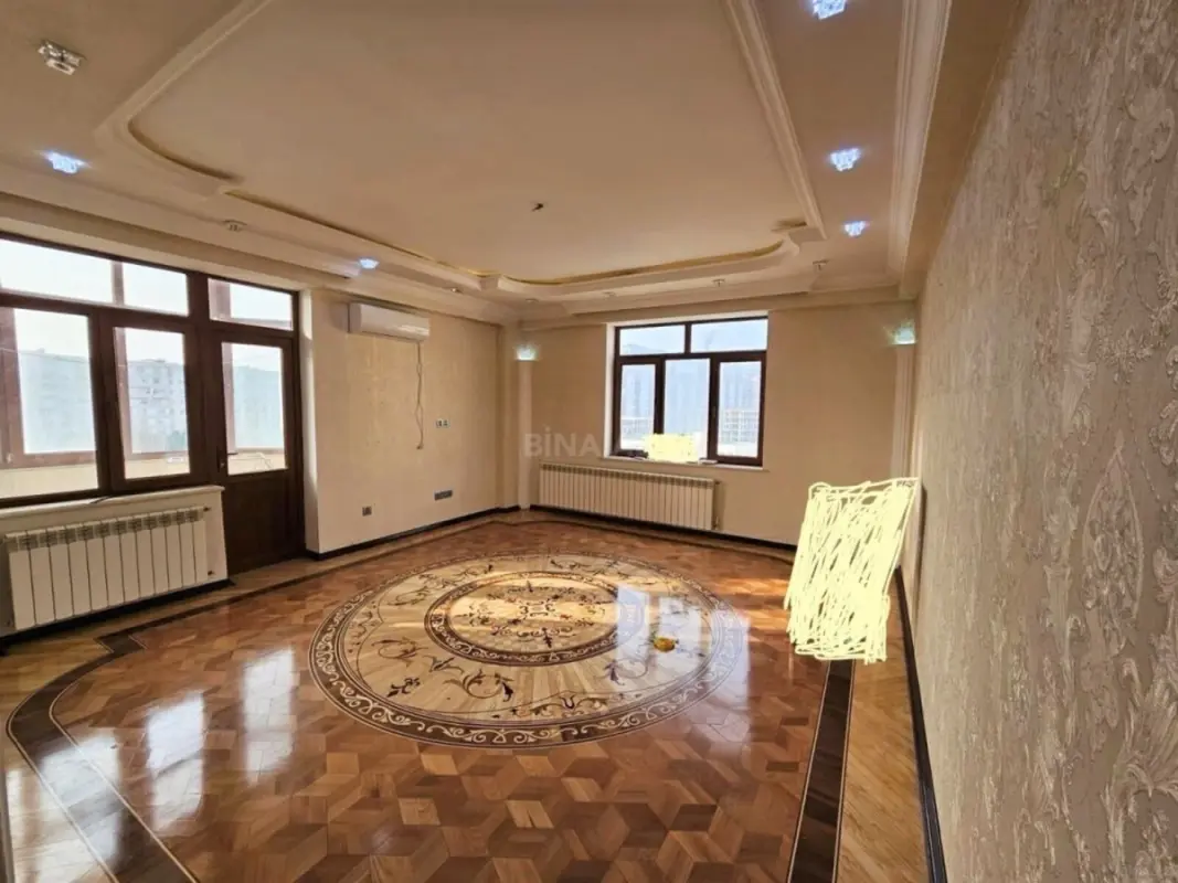 Satılır 3 otaqlı mənzil 127 m²