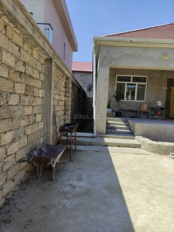 Satılır 3 otaqlı həyət evi 140 m²