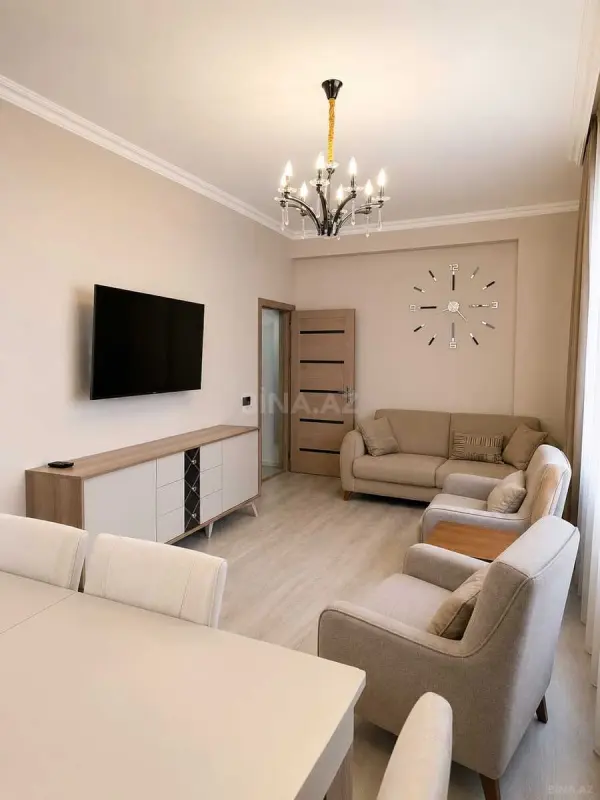 Kirayə verilir 2 otaqlı mənzil 70 m²