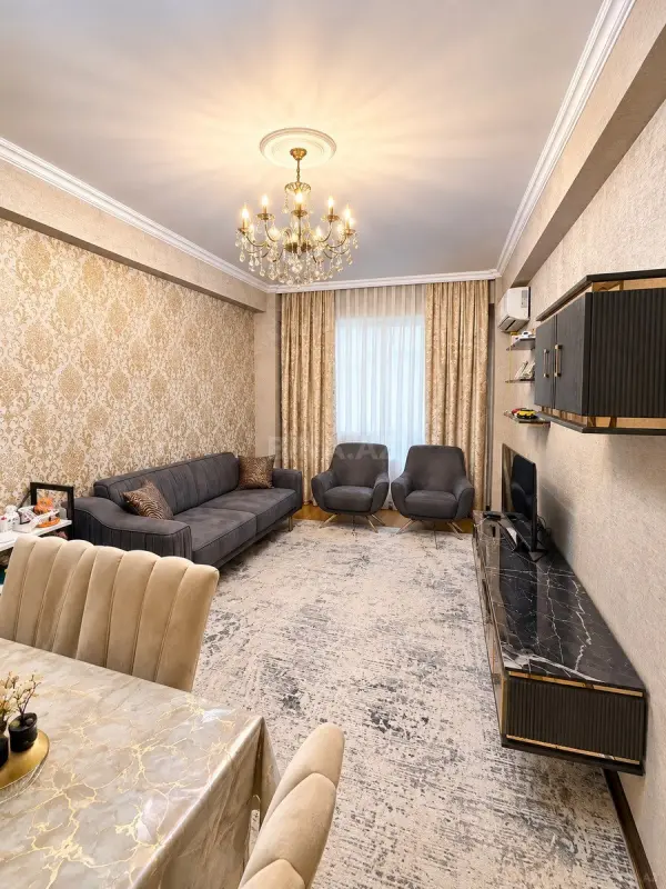 Satılır 2 otaqlı mənzil 72 m²