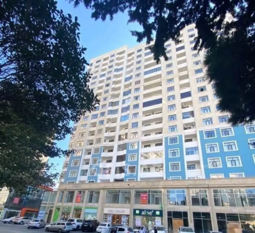 Satılır 4 otaqlı mənzil 148 m²