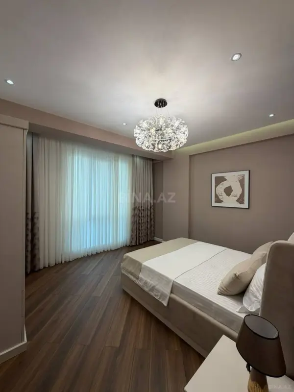 Satılır 3 otaqlı mənzil 113 m²