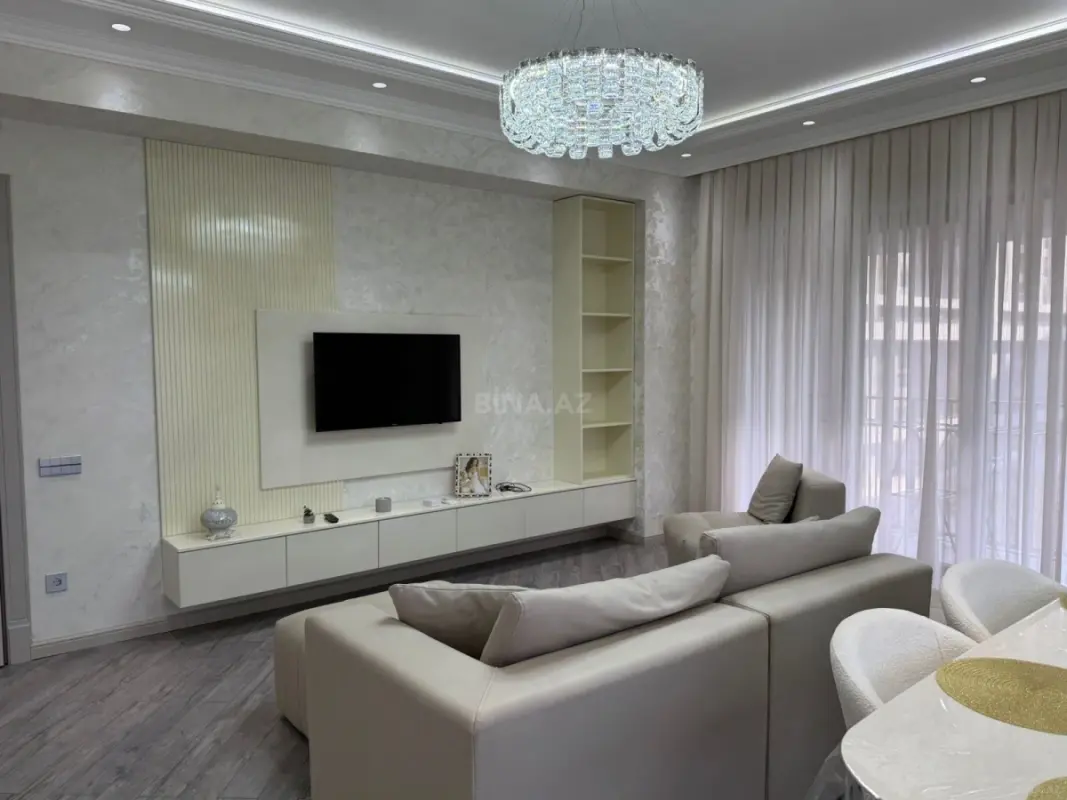 Kirayə verilir 3 otaqlı mənzil 127 m²