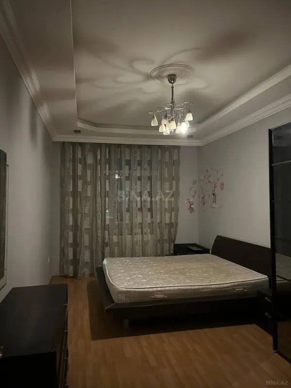 Kirayə verilir 2 otaqlı mənzil 94 m²