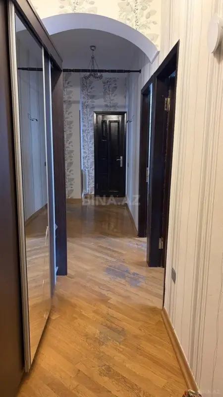Satılır 4 otaqlı mənzil 72.8 m²
