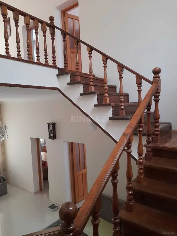 Satılır 6 otaqlı həyət evi 260 m²