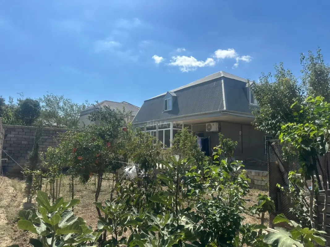 Satılır 6 otaqlı həyət evi 150 m²