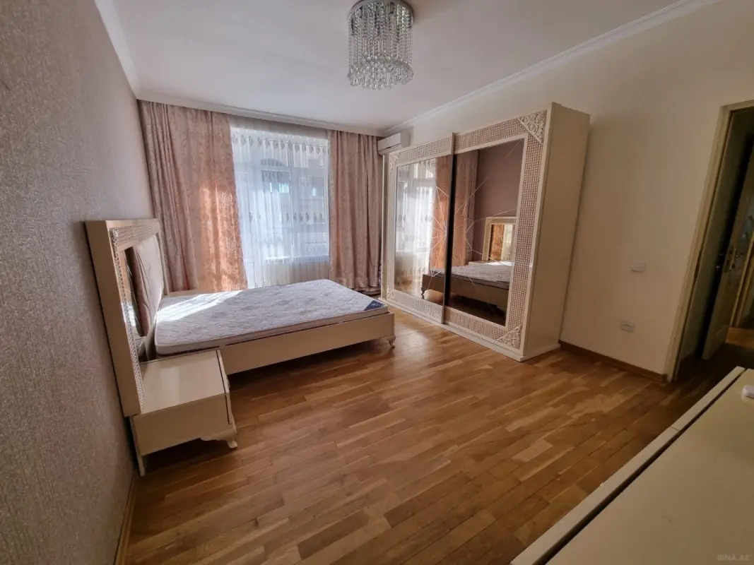 Kirayə verilir 2 otaqlı mənzil 96 m²